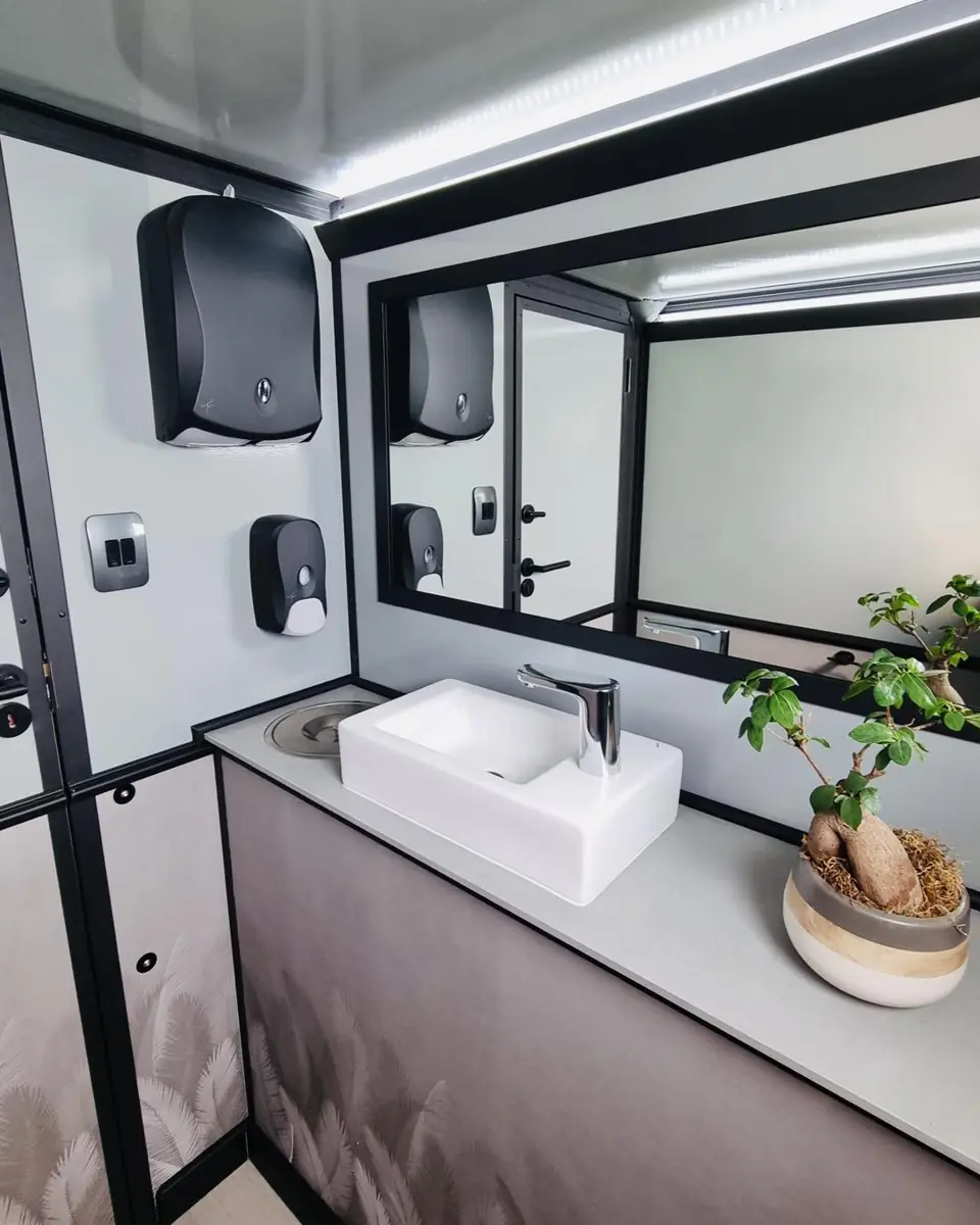 Trailer vanity